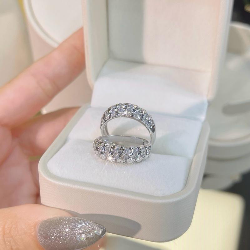 Nhẫn mo đính tấm bạc xi bạch kim