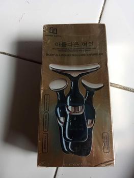 Product Review of [COD] PLUGS 3in1 Alat Pijat Getar Multifungsi Pengencang Kulit Wajah dan Leher dan Mata Alat Perawatan Wajah Electric Massage from D**🔥 1