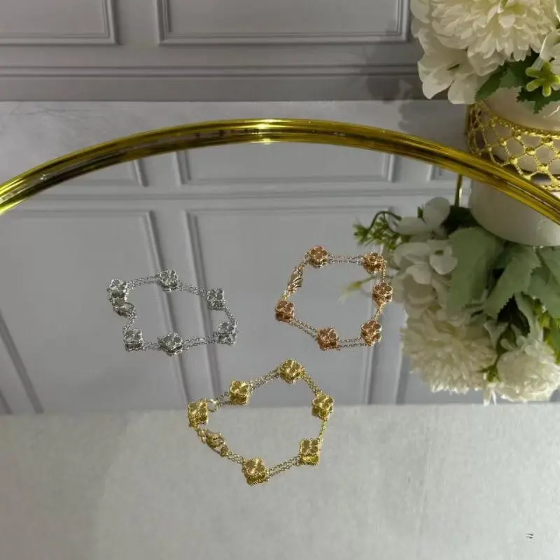 Glowing Grace - Gelang Tangan Wanita Enam Bunga Mini Four Leaf Clovers 1