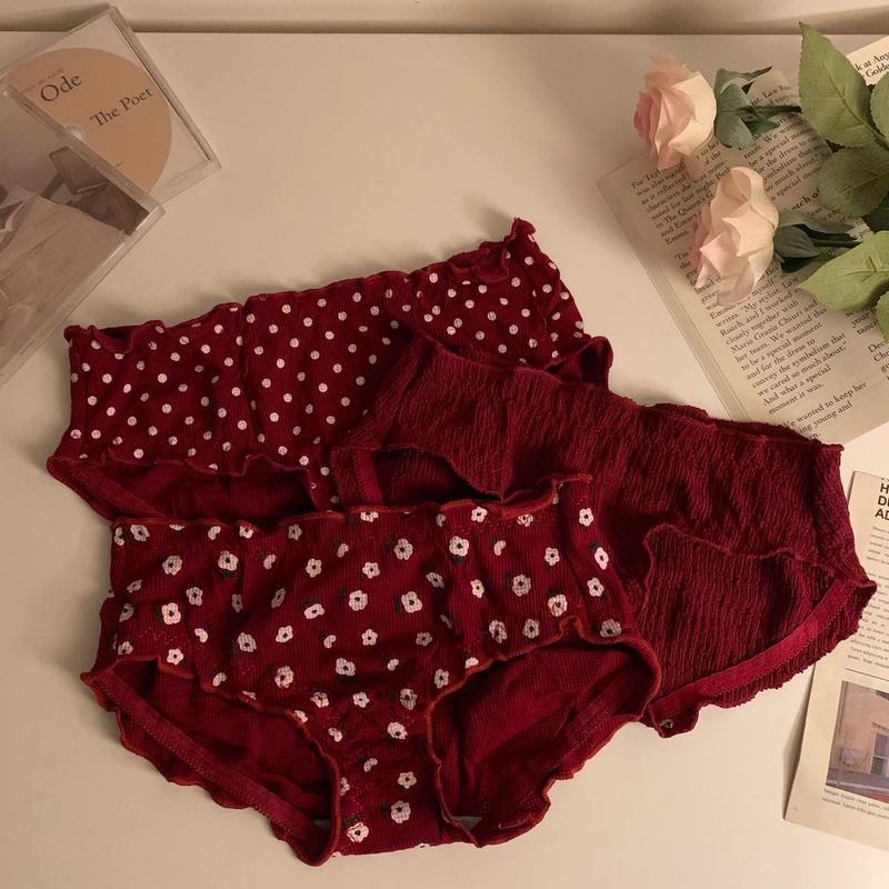 Product Introduction of Year of Birth Dragon Lucky Underwear for Women Push up Push up Anti-Sag Wireless Red Wedding Bra Set 03 29