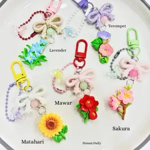 (003) Gantungan Kunci Tas Kenunku /Bag Charm astetik/Gantungan kunci/Gantungan Flower/Keychain Ganci Mainan warna random