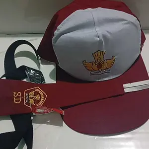 Topi Sekolah Dasi & Ikat Pinggang Cowok Cewek 1 Set Anak SD Fashion Dapat Dicuci Mesin Topi SD Merah Sabuk Variasi Kecil Besar Jumbo