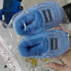 Sepatu Bayi Prewalker 0-12 Bulan Kaos Kaki Karakter Bear Anti Slip Nyaman dan Aman untuk Bayi