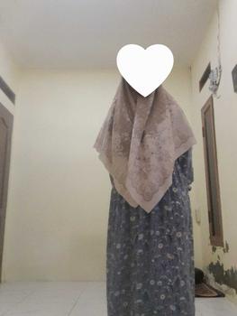 Product Review of Hijab Segiempat Motif Syari Mudymudy from N**a 2