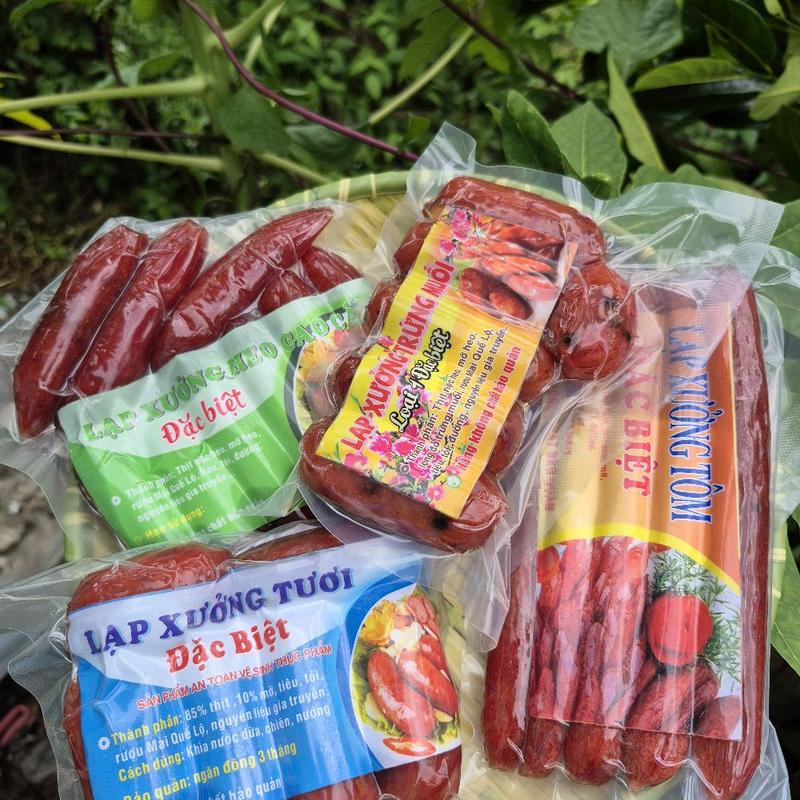 Combo 1kg 4vị :1túi 250g lạp xưởng truyền thống đặc biệt sấy dẻo + 1túi 250g lạp xưởng trứng muối đặc biệt +1túi 250g lạp xưởng heo khô +1túi 250g lạp xưởng khô tôm đặc biệt