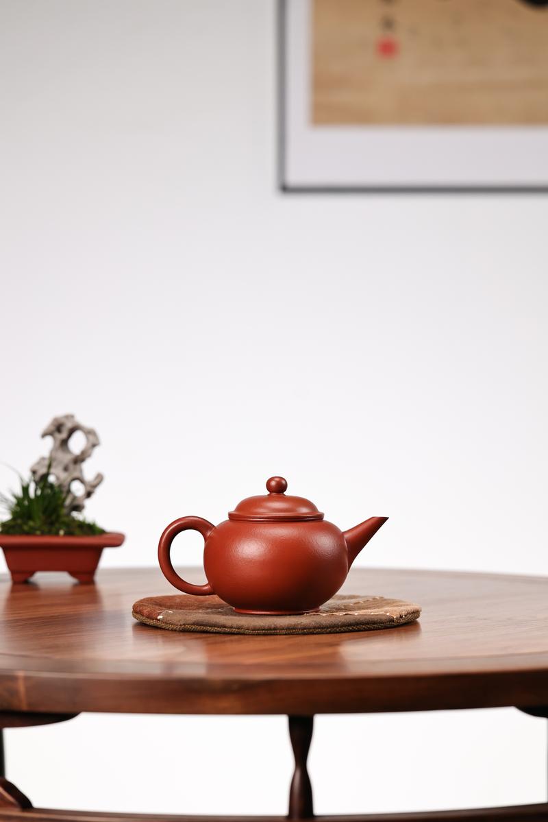 Product Introduction of Chinese Yixing purple clay teapot 100% natural purple clay teapot zhuni shuiping teapot 200 ml 9