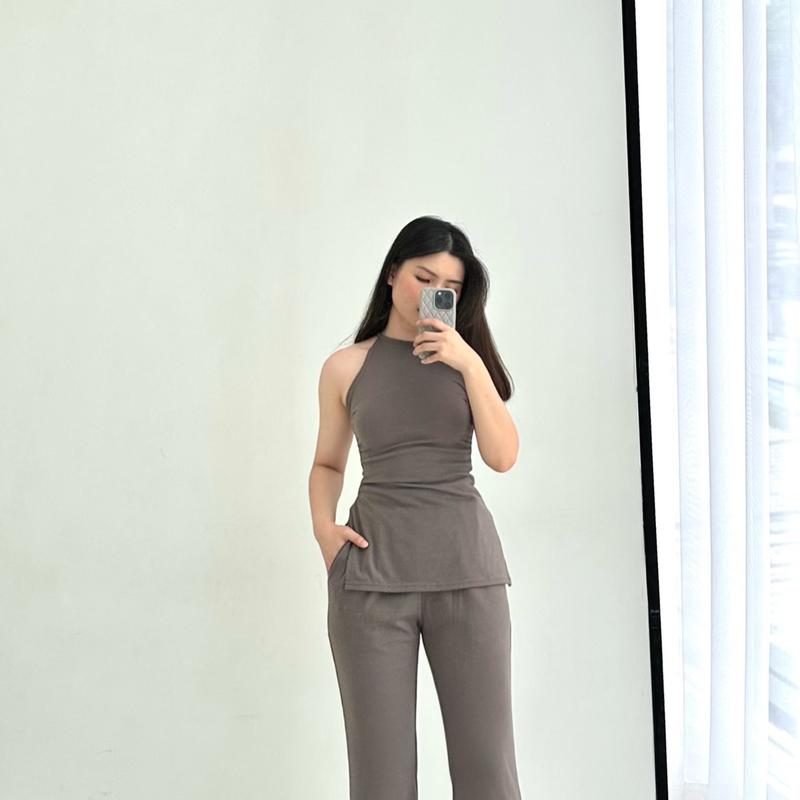 Izz Knit Set Halter Tanktop Top Cutbray Pants Knit Set Premium 3