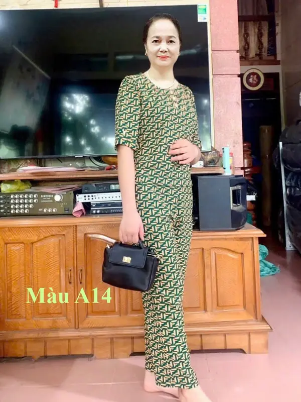 Bộ tay lỡ - cộc quần dài cho bà cho mẹ vải cát lụa hàn châu Nữ 5