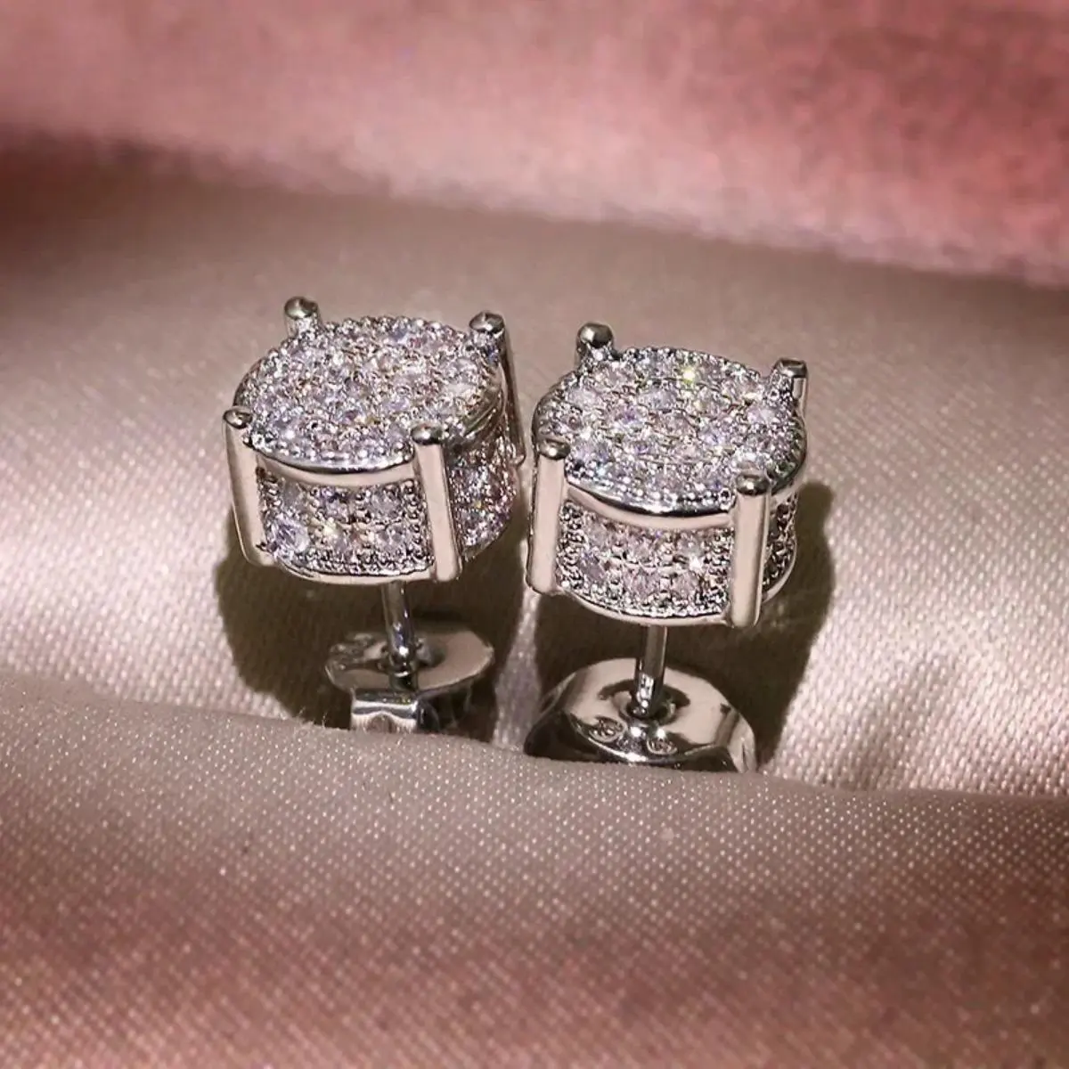 Four-Claw Vintage Round Zircon Stud Earrings Silver Needle Simple Fashion Ear Stud for Women Earring Accessories