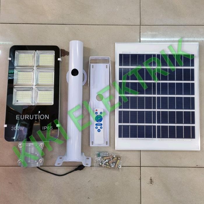 Jual Lampu PJU Solar Cell 300 Watt 2 in 1 FTS300 / Lampu Jalan Tenaga ...