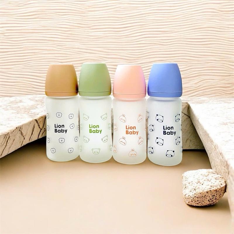  Bình sữa Lion baby thủy tinh tráng silicon bên ngoài dung tích 150ml 240ml- dụng cụ trữ sữa đựng sữa cho bé 