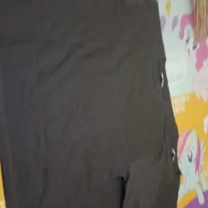 Mybasic - Boxy Crop T-Shirt Kaos Boxy Fit with Cotton Combed 24s dengan 200 gsm ++