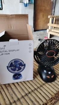 Product Review of Youcomm 15000 mAh Kipas Angin USB Clip Mini Fan Rotating Kipas Angin Meja Mini Jepit Portable LED Display Portable Fan Aromaterapi Kipas Angin N33 from A**i 0