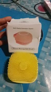 Product Review of Sikat Mandi Dispenser Silicon /Shower Brush Silicon / Sikat Silicone Lembut Dispenser Sabun Mandi   Silikon from C**🐣 1