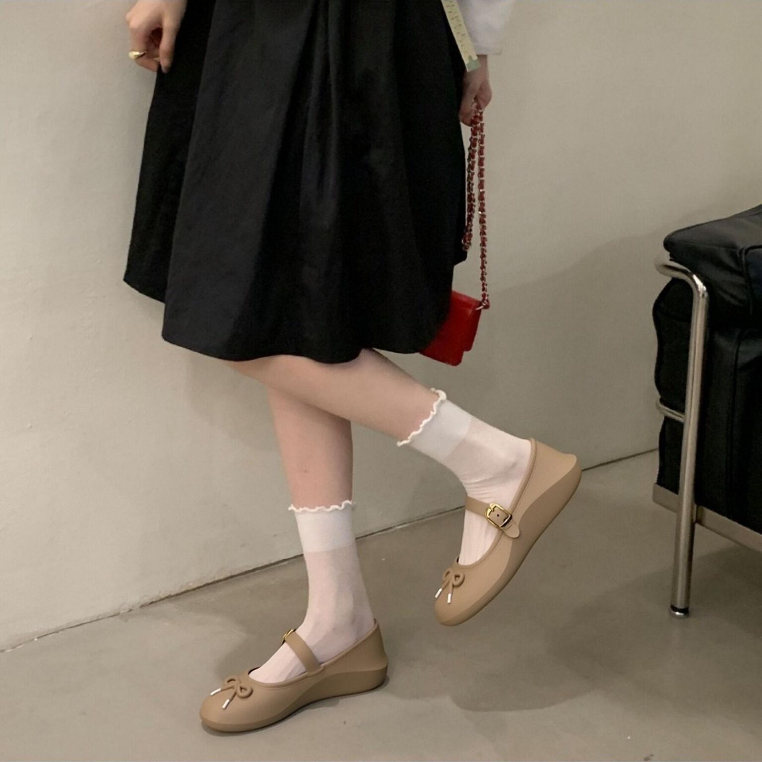 Darius Sandal Wanita sandal sepatu wana raretvel Kekinian Feminim Flat shoes Tali Pita Anti Slip SolAnti Selip Material Premium Desain ModernElegan sandal formal wanita