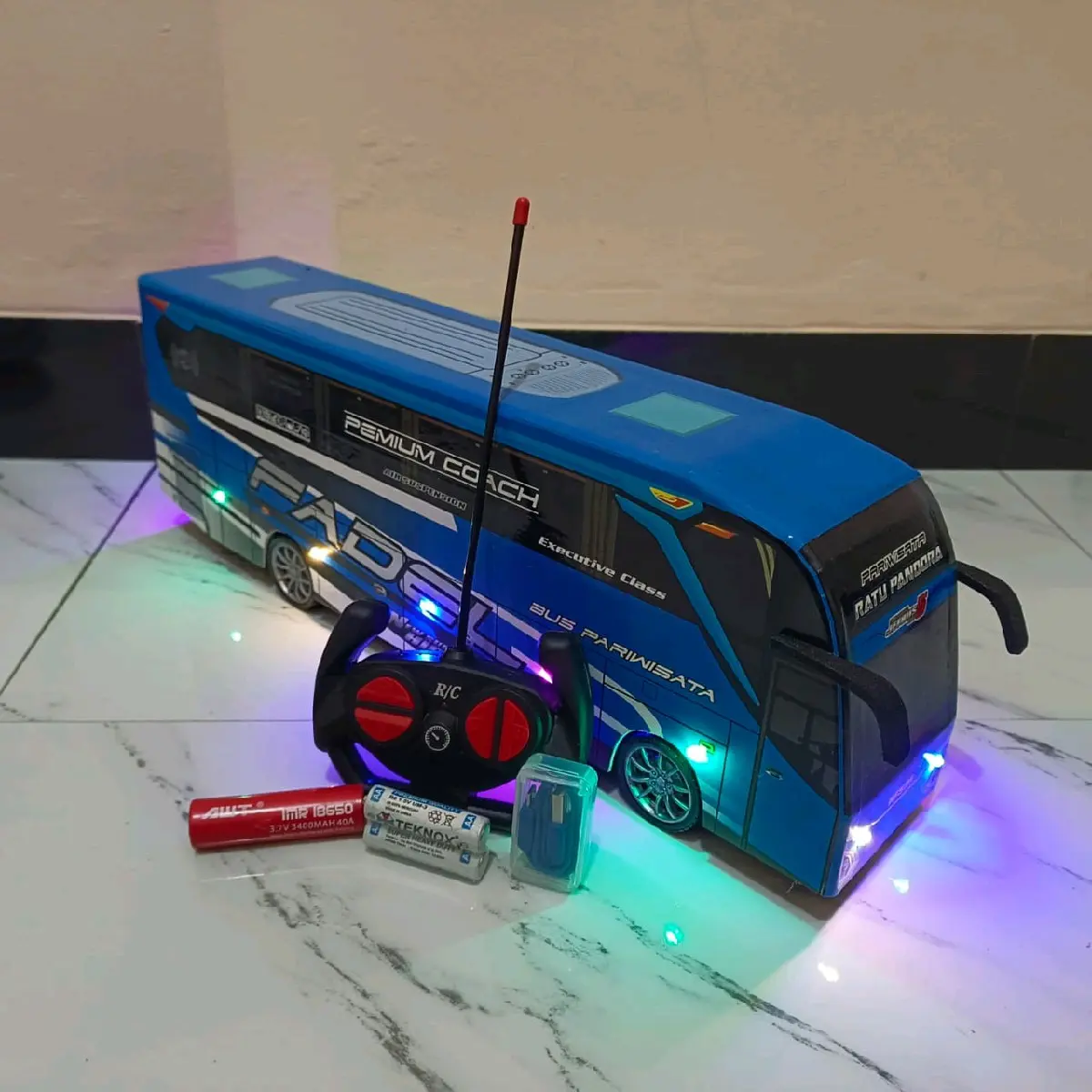 miniatur bus telolet basuri remot control(RC)batrai cas.variasi musik full lampu