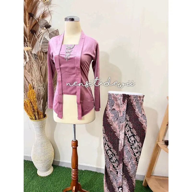 [1 Set, Rosegold] Kebaya Kutubaru + Rok Plisket / Motif Lereng Rosegold 1
