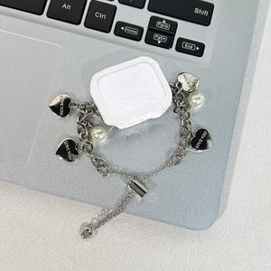 Pulsera de reloj de moda con decoración de corazón y perla falsa (solo correa), 1 unidad, Accesorios de reloj inteligente para mujer, Compatible con Apple Watch Ultra Series 9/8/7/6/5/4/3/2/1/SE