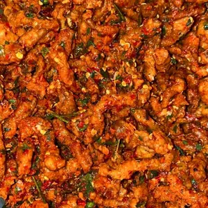 Usus krispi / kripik Usus 500 Gram / 500 Gram Usus Crispy bumbu Pedas daun jeruk kerajaan kriuk Ayam Food Snacks Keripik Makanan Goreng Cemilan