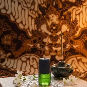 Minyak Smar Arjuno Hijau Parfum Lembut Segar Wangi 12 Jam untuk Keseharian Anda