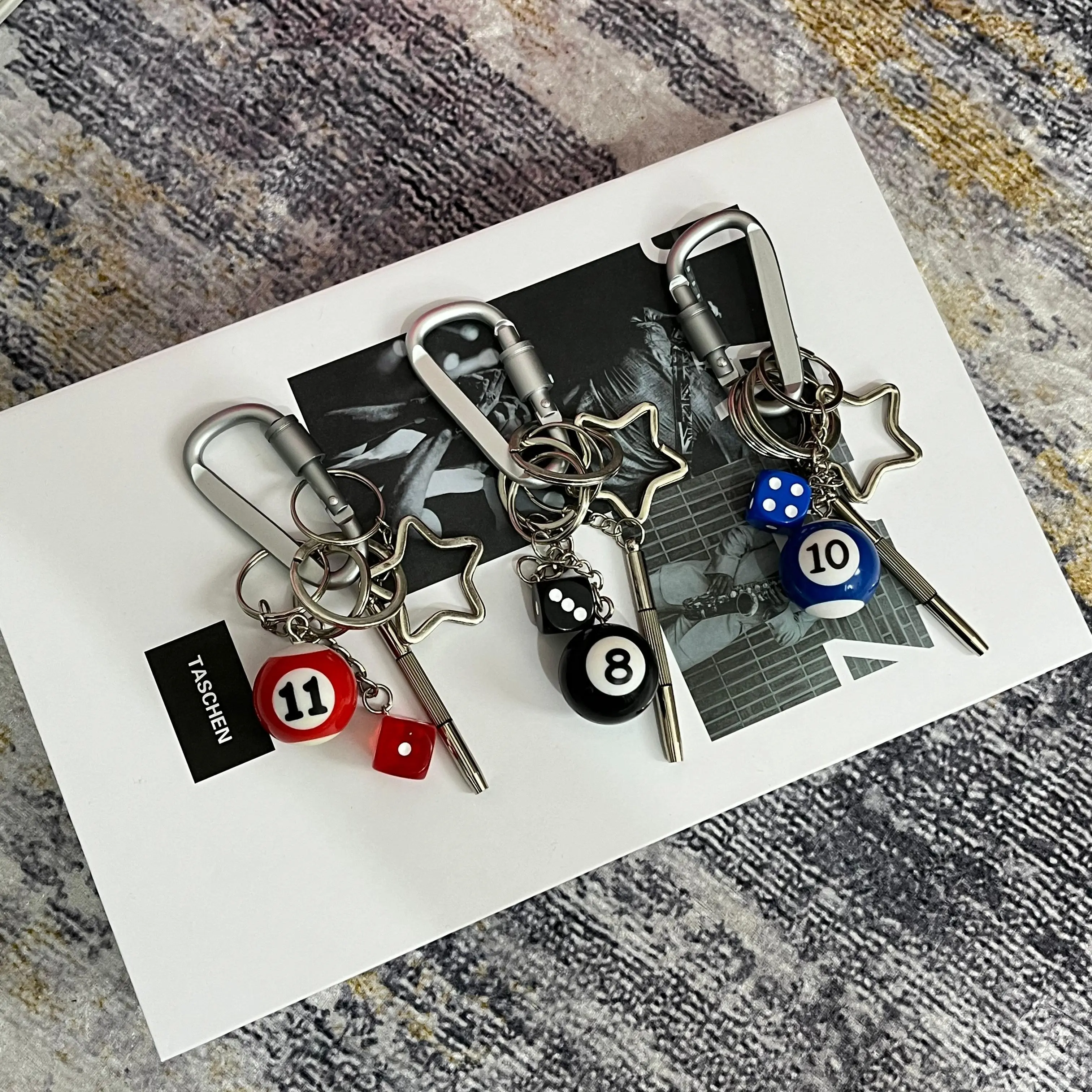 Carabiner Kalcer - Geld Importaint I Keychain I Color Chapter I aksesoris Ganci kunci Hiasan