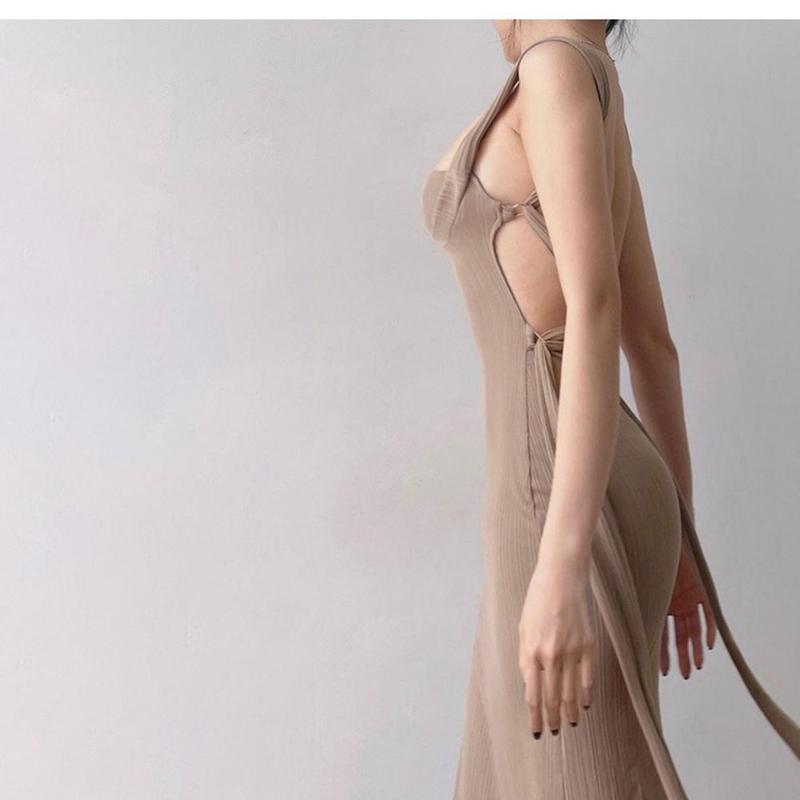Product Introduction of Square neck sleeveless camisole backless dress for women, solid color fashionable Binding strap Retract your waist Wrap the buttocks bodycon mid length skirt 3