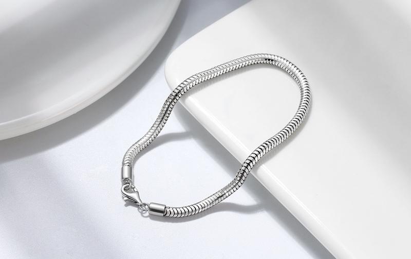 Product Introduction of Gelang Tangan Lelaki dan Wanita, Bahan Keluli Titanium, Rekaan Bergaya, Gaya Hip-hop, Mudah dan Mendominasi, Reka Bentuk Tulang Ular 6