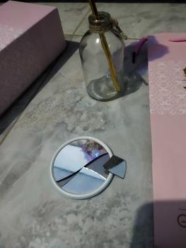 Product Review of Bunga Mawar LED Premium dengan Box & Kalung - Hadiah Unik untuk Anniversary, Ulang Tahun, Wisuda, & Natal bunga  kado from K**i 1