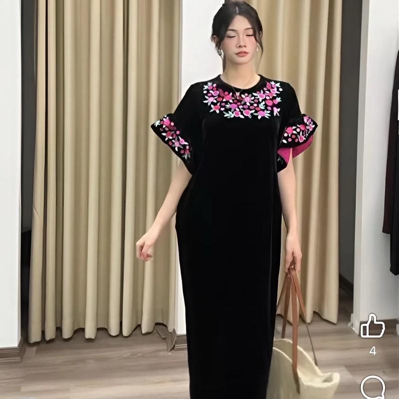 Váy Nhung Dài Tay Cộc Loe Thêu Hoa Cổ Và Tay