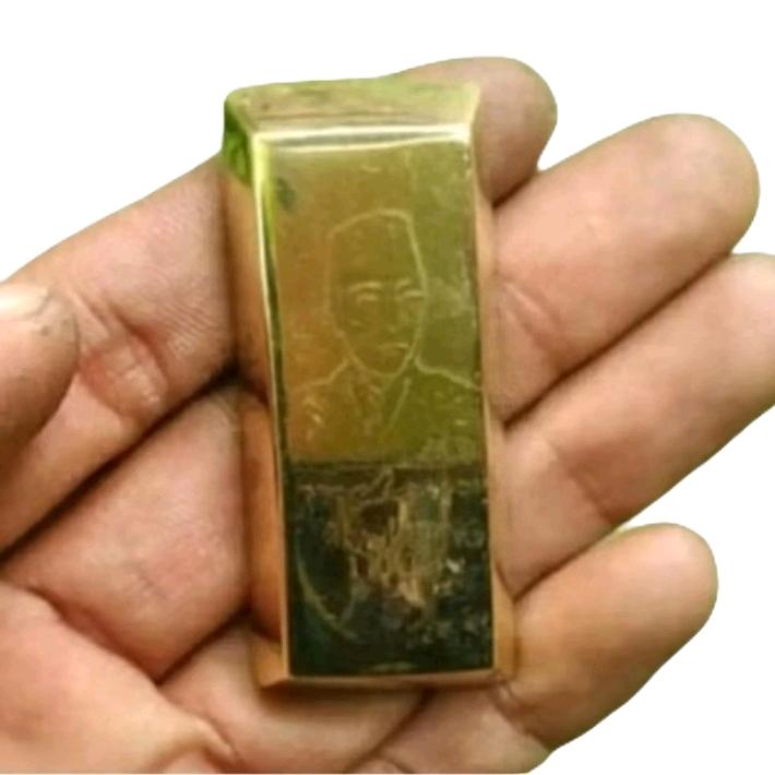 koleksi LM emas gambar soekarno kuningan 0
