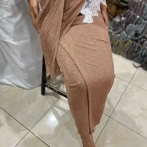 KAMEN jadi embos strait set selendang