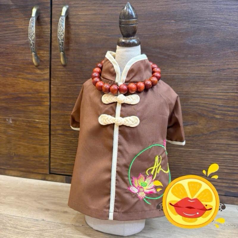 Áo lam cho chó mèo đực và cái vải không dãn nên các bé thú cưng lông nhiều và ú tăng lên 1 size