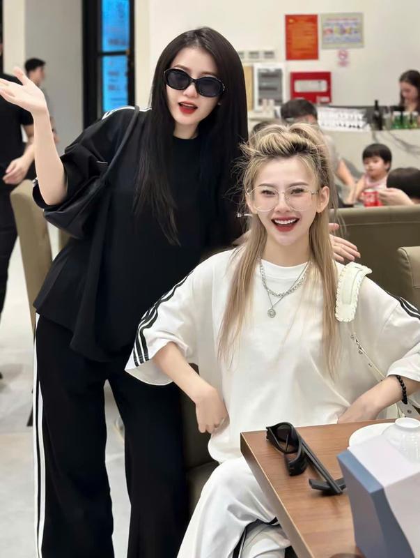 Sét Bộ Quần Áo 3 Sọc Thể Thao Kiểu dáng cổ tròn ( có túi ) Chất Cotton Mềm Mại dành cho Nam Nữ Sport MS34