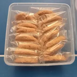 Kue renyah isi krim telur, camilan yang enak untuk sarapan atau teman minum teh sore.