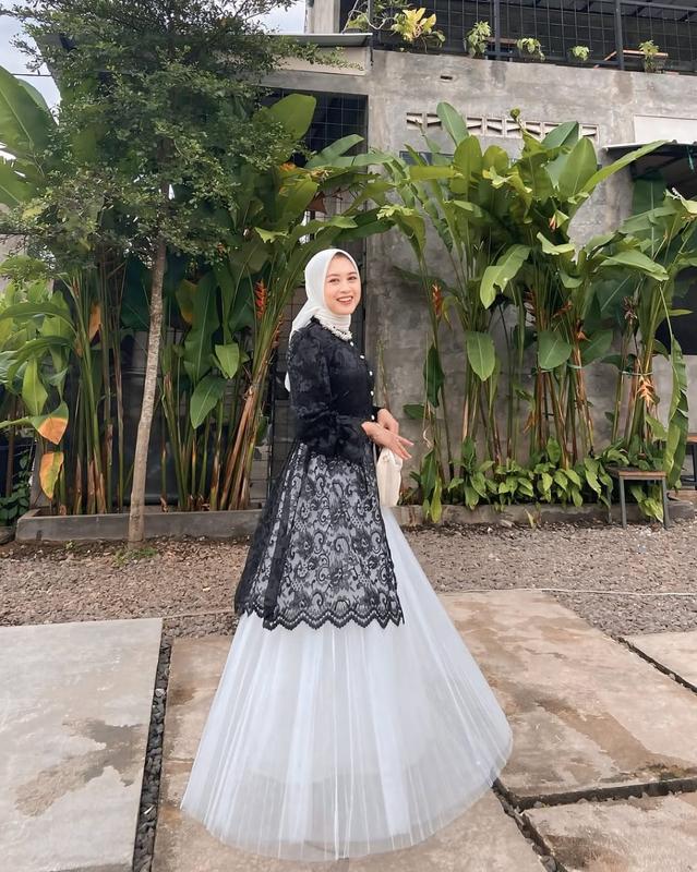 Anaya Outer Dress-Brokat Outer-Rompi Brokat-Outer Kondangan Kekinian-Outer Tulle-Outer Tile Dotty-Rompi Tule-Cardigan Brokat- Cardigan Brokat Kondangan-Cardigan Brokat Kekinian-Vest Brokat Motif-Long Outer Tulle-Long Cardigan Kondangan-Long Brokat Premium 6