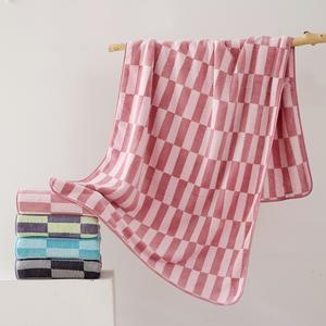 ผ้าขนหนูอาบน้ํา ลายสก๊อตขนาดใหญ่ 1 ชิ้น ทําจากขนแกะปะการัง ดูดน้ําได้ดี นุ่มพิเศษ ไม่หลุดร่วง ผลิตภัณฑ์ห้องน้ำ ดีไซน์ทันสมัย หลากสี เหมาะสำหรับห้องน้ำ ยิม โรงแรม และใช้ในครัวเรือน
