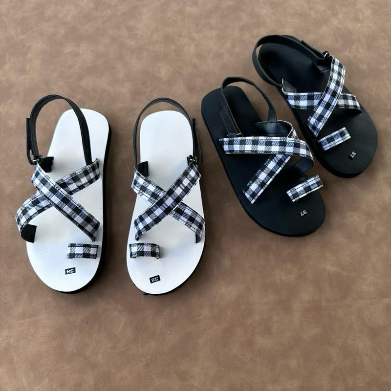 dép sandal quai hậu caro rằng ri dành cho học sinh. có đủ size nam và nữ có bigsize  Đế Bằng DéP Cao Su 
