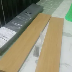 Rak Ambalan Layang Minimalis 60cm Ukuran Ringkas Desain Versatile untuk Ruang Terbatas dan Interior Serbaguna