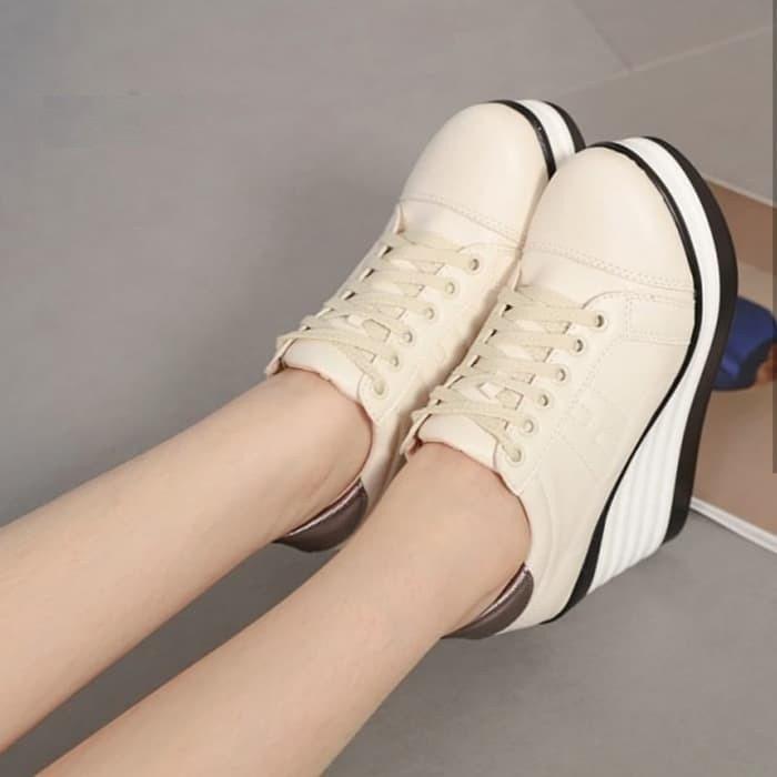 Sepatu Sneakers Wanita Wedges Boots Hak 7Cm Fashion Korea Elegan Aj17 Terbaru 3
