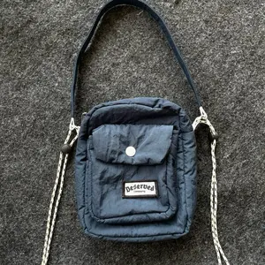 DESERVED -  Tas Slingbag Mini Handphone Bahan Parasut Tebal Full Puring Sleting untuk Pria dan Wanita Selempang