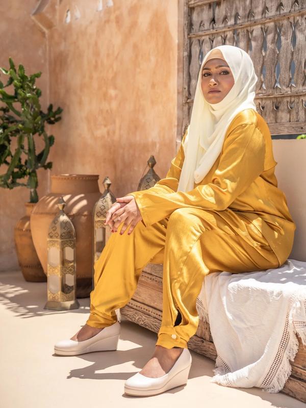 Cuffed Pants in Arabian Gold & Pale Cooper 1
