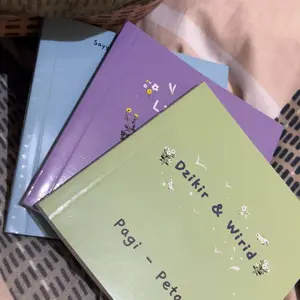 Buku Amalan dan Doa: Mengatasi Masalah Kehidupan (Karir, Cantik Luar Dalam, Hubungan, Dzikir & Wirid, Ramadhan, Rathib Al Hadad, Shalawat & Asmaul Husna, Ratib Al-Attas) Soft Cover Quran