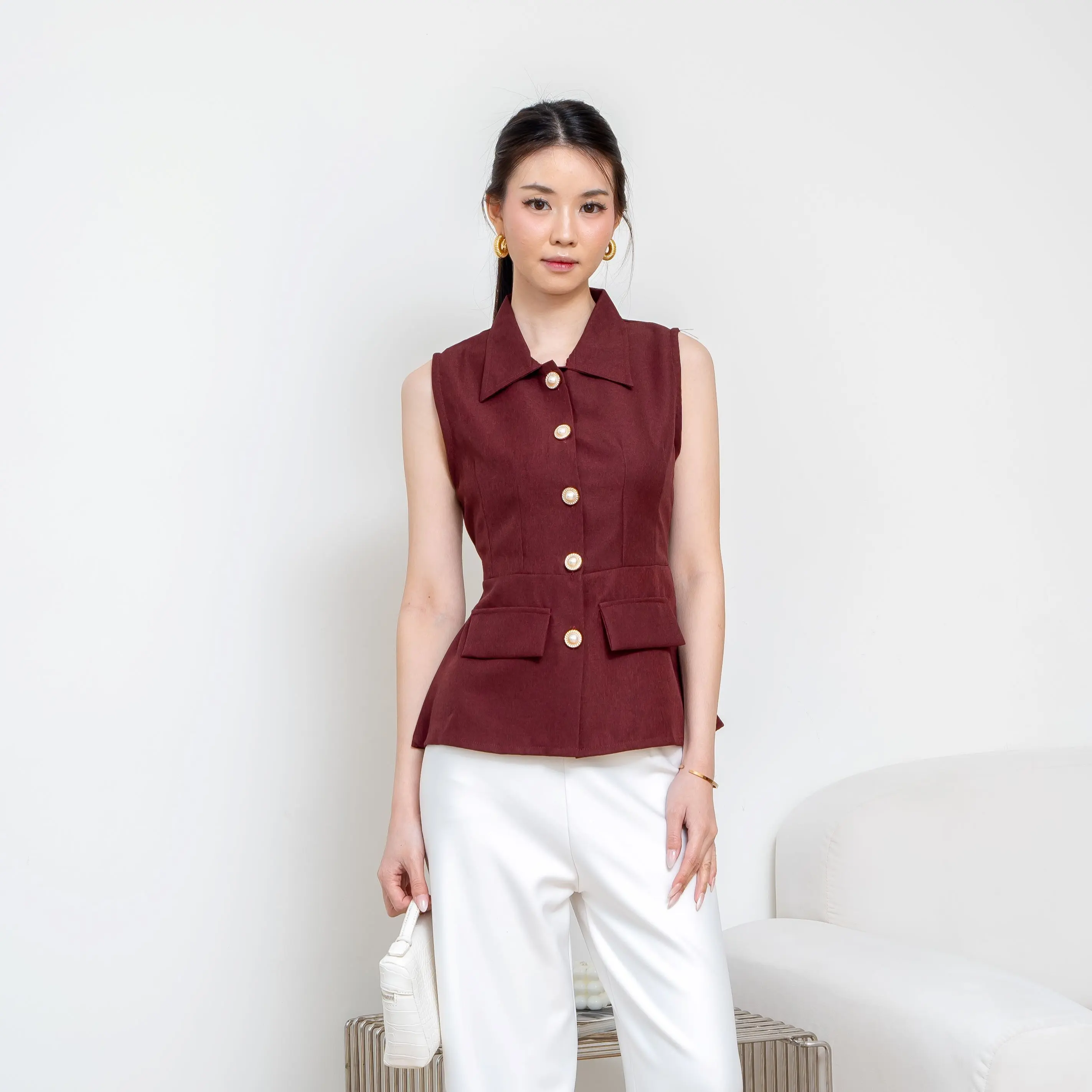 [REDCARPET] Beryl Blouse / Atasan Baju Blus Kemeja Kancing Tanpa Lengan Wanita / Casual Semi Formal Maroon Basic Panjang Kerah Hitam Linen