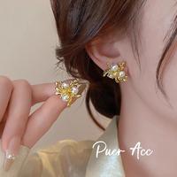 Gambar Puer acc Anting Wanita Model Super Kinclong Desain Unik Elegan Cocok Semua Outfit Kekinian J1570 - Gold dari Puer Acc ID Kota Administrasi Jakarta Utara 1 Tokopedia