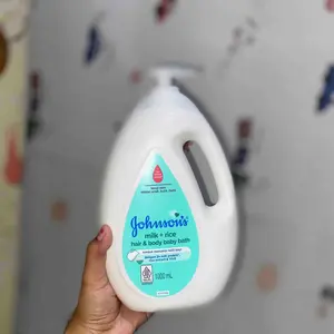 Johnson's Milk + Rice Hair & Body Baby Bath 1 Liter - Sabun Mandi Bayi 2 in 1 Cair Newborn Untuk Melembutkan Kulit