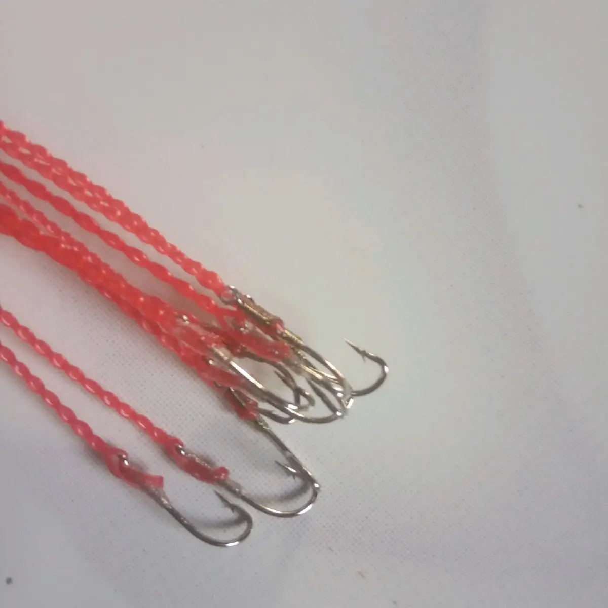 Urek Belut Sizel M Senar Merah 2 Lembar Tebel Pancing