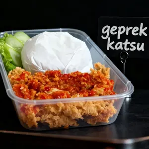 ayam geprek spesial ,ayam fillet tanpa tulang ,nasi dan sayur
