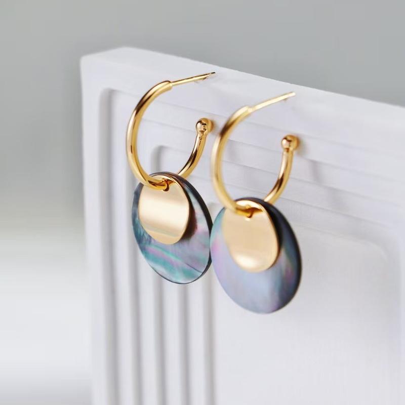 S925 Sterling Silver Vintage Gold-Plated Grey Shell Earrings,Simple,Stylish,and Versatile. shining  jewelry 4