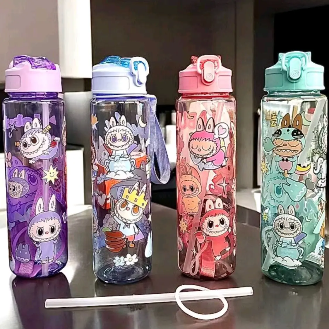 botol minum labubu kapasitas 1 liter mengunakan sedotan
