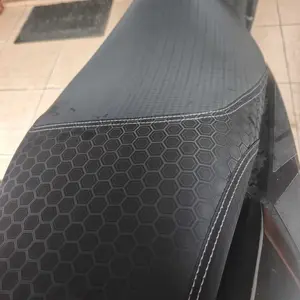Kulit Jok/Sarung Jok Motif karbon V3 HEXAGON jaitan tenggah Motorcycle beat vario scopy nmax